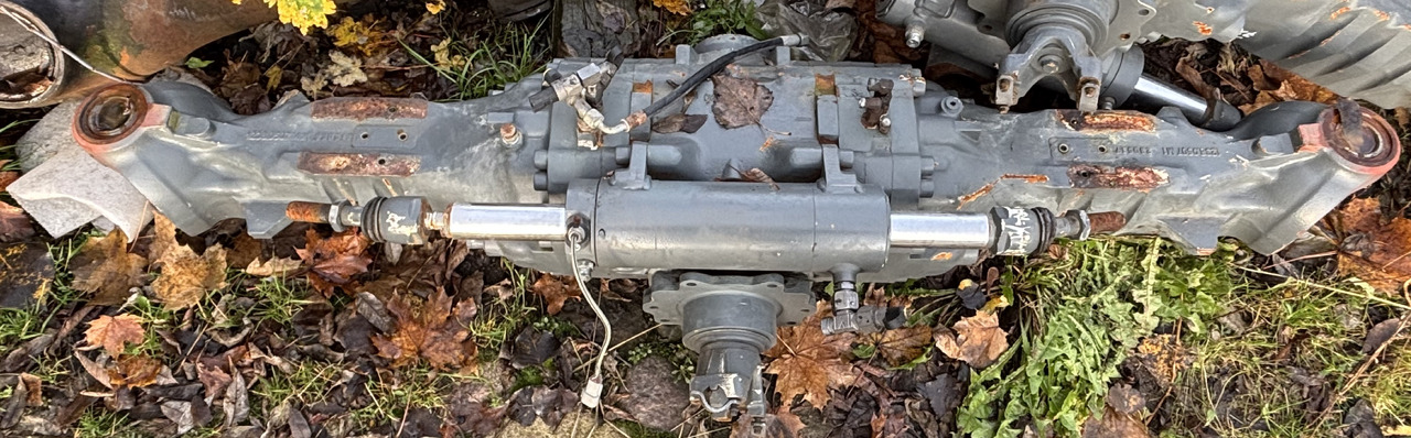 Claas Scorpion 635 Wałek Przegubowy Czop Obudowa Przedniej Osi Pochwa Hamulec - Asse anteriore per Trattore: foto 1 Claas Scorpion 635 Wałek Przegubowy Czop Obudowa Przedniej Osi Pochwa Hamulec - Asse anteriore per Trattore: foto 1