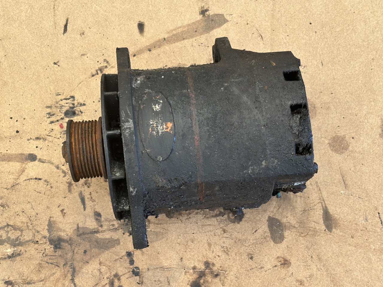 Cummins 8.3 6CT 6CTA 6CTAA Alternator 24V 75A USA REMY 19011210 - Alternatore per Macchina agricola: foto 1 Cummins 8.3 6CT 6CTA 6CTAA Alternator 24V 75A USA REMY 19011210 - Alternatore per Macchina agricola: foto 1