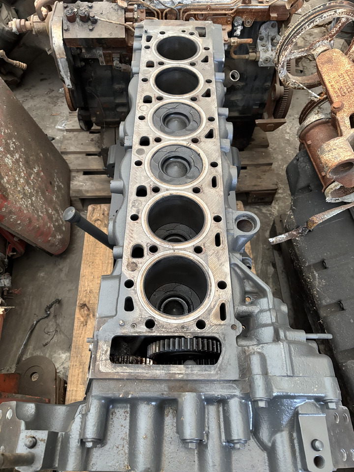 Fendt 936 Gen 7 Silnik D1556LE523 Blok Silnika H218PF150269A - Blocco cilindri per Macchina agricola: foto 3 Fendt 936 Gen 7 Silnik D1556LE523 Blok Silnika H218PF150269A - Blocco cilindri per Macchina agricola: foto 3