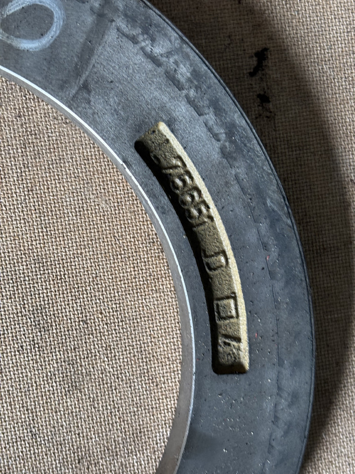 John Deere 6100 6300 6400 6500 6600 Docisk Hamulca Płytka L75651 - Ricambi freni per Macchina agricola: foto 2 John Deere 6100 6300 6400 6500 6600 Docisk Hamulca Płytka L75651 - Ricambi freni per Macchina agricola: foto 2