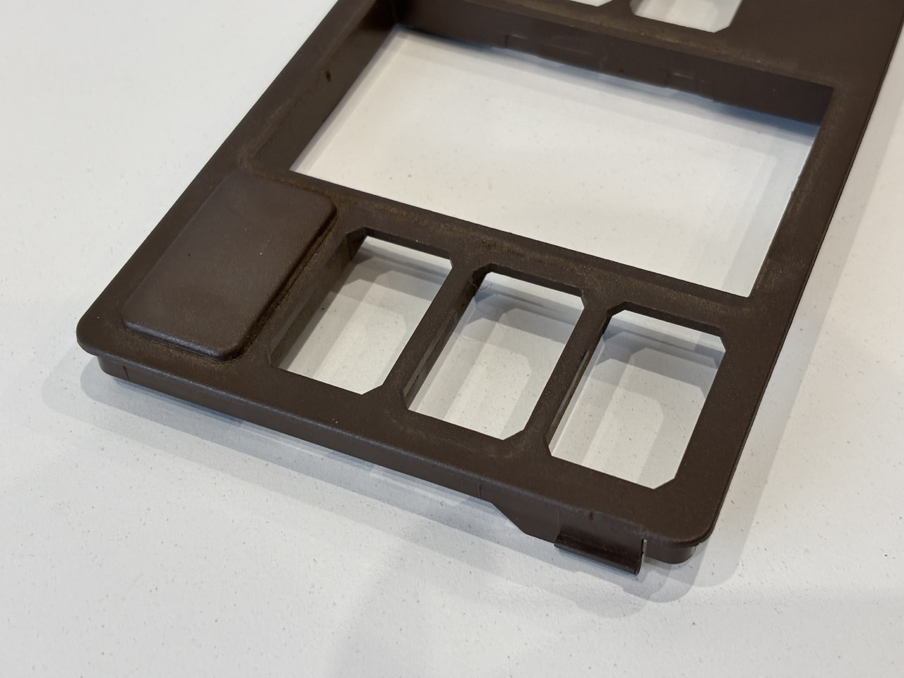 John Deere 6110 6210 Płytka Obudowa Ramka L113568 - Cabina e interni per Macchina agricola: foto 2 John Deere 6110 6210 Płytka Obudowa Ramka L113568 - Cabina e interni per Macchina agricola: foto 2