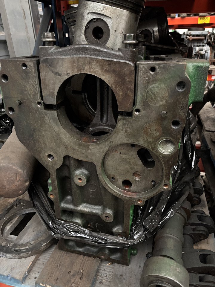 John Deere 6125 R517076 R518736 R518737 Blok Silnika Tłoki Korbowody Wał CZĘŚCI - Blocco cilindri per Macchina agricola: foto 2 John Deere 6125 R517076 R518736 R518737 Blok Silnika Tłoki Korbowody Wał CZĘŚCI - Blocco cilindri per Macchina agricola: foto 2