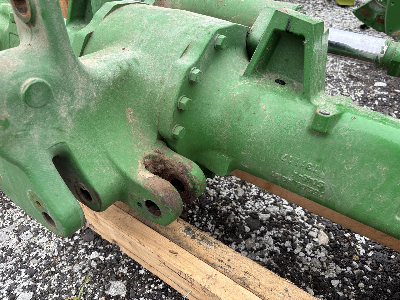 John Deere 6175 6195 6215 6R 175 195 Obudowa Przedniego Mostu Centralna L220175 755.01.057.61 - Assali e ricambi per Macchina agricola: foto 3 John Deere 6175 6195 6215 6R 175 195 Obudowa Przedniego Mostu Centralna L220175 755.01.057.61 - Assali e ricambi per Macchina agricola: foto 3