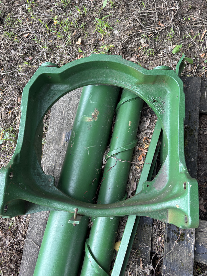 John Deere 6610 6810 6910 - support osi przedniej (bez TLS) L150656 L153764 - Asse anteriore: foto 1 John Deere 6610 6810 6910 - support osi przedniej (bez TLS) L150656 L153764 - Asse anteriore: foto 1