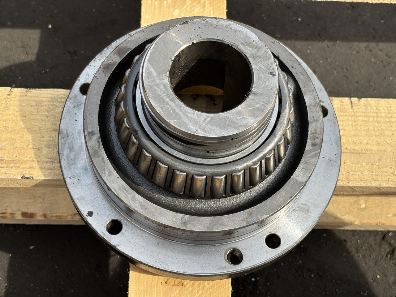 John Deere 6630 Obudowa łożyska L77137 L102019 - Ricambi sottocarro per Macchina agricola: foto 3 John Deere 6630 Obudowa łożyska L77137 L102019 - Ricambi sottocarro per Macchina agricola: foto 3