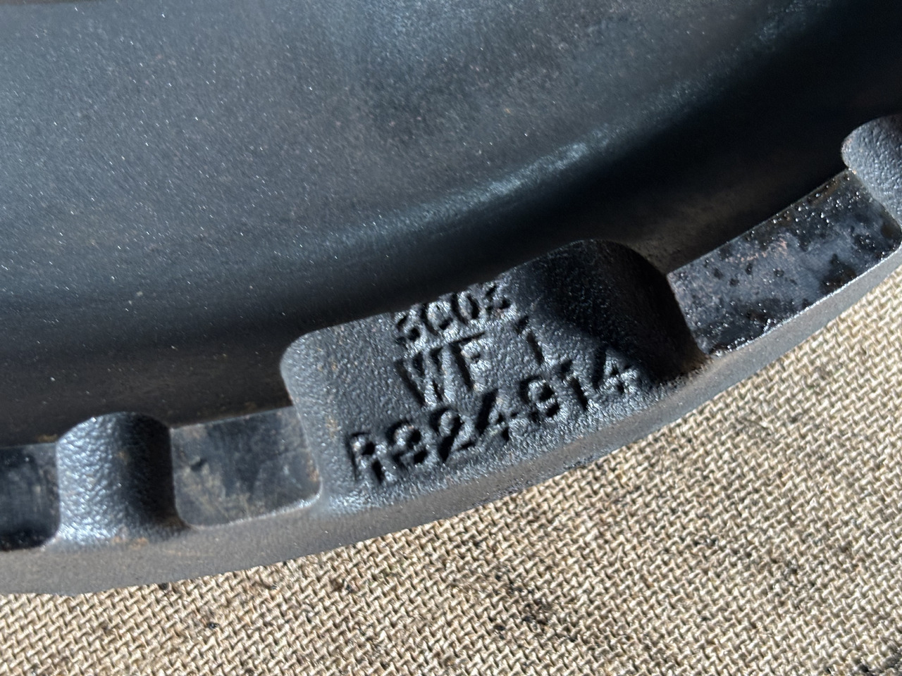 John Deere 7210 7230 7250 7R330 7R350 Docisk Hamulca Płytka R324914 - Ricambi freni per Macchina agricola: foto 2 John Deere 7210 7230 7250 7R330 7R350 Docisk Hamulca Płytka R324914 - Ricambi freni per Macchina agricola: foto 2