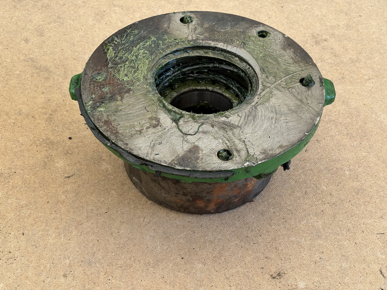 John Deere 8200 8400 8600 9600 Obudowa Łożyska HXE131928 AXE105273 - Ricambi sottocarro per Macchina agricola: foto 2 John Deere 8200 8400 8600 9600 Obudowa Łożyska HXE131928 AXE105273 - Ricambi sottocarro per Macchina agricola: foto 2