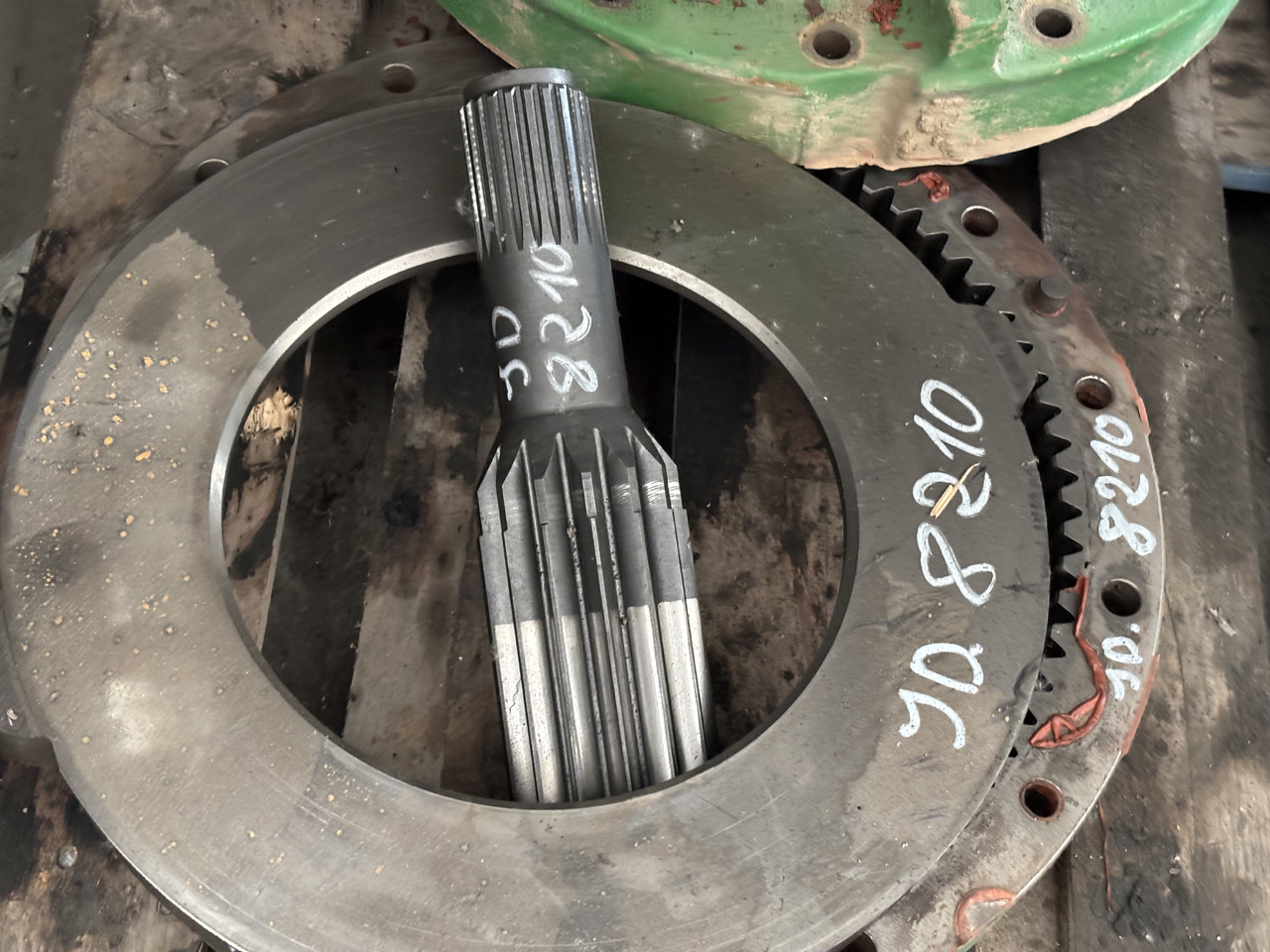 John Deere 8330 8370 Zwolnica Tylna Obudowa Wał R156486 R174225 R156486 R314670 R296985 R560119 - Motore di traslazione per Macchina agricola: foto 2 John Deere 8330 8370 Zwolnica Tylna Obudowa Wał R156486 R174225 R156486 R314670 R296985 R560119 - Motore di traslazione per Macchina agricola: foto 2