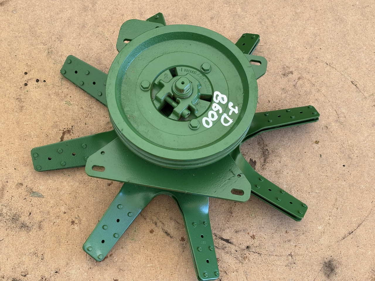 John Deere piasta + wiatrak wentylator fan H128327 - Ventilatore per Macchina agricola: foto 1 John Deere piasta + wiatrak wentylator fan H128327 - Ventilatore per Macchina agricola: foto 1