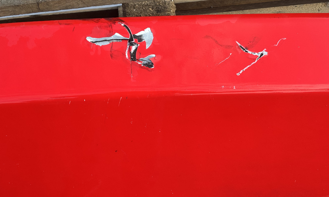 Massey Ferguson 5613 Maska - Carrozzeria ed esterni per Macchina agricola: foto 2 Massey Ferguson 5613 Maska - Carrozzeria ed esterni per Macchina agricola: foto 2