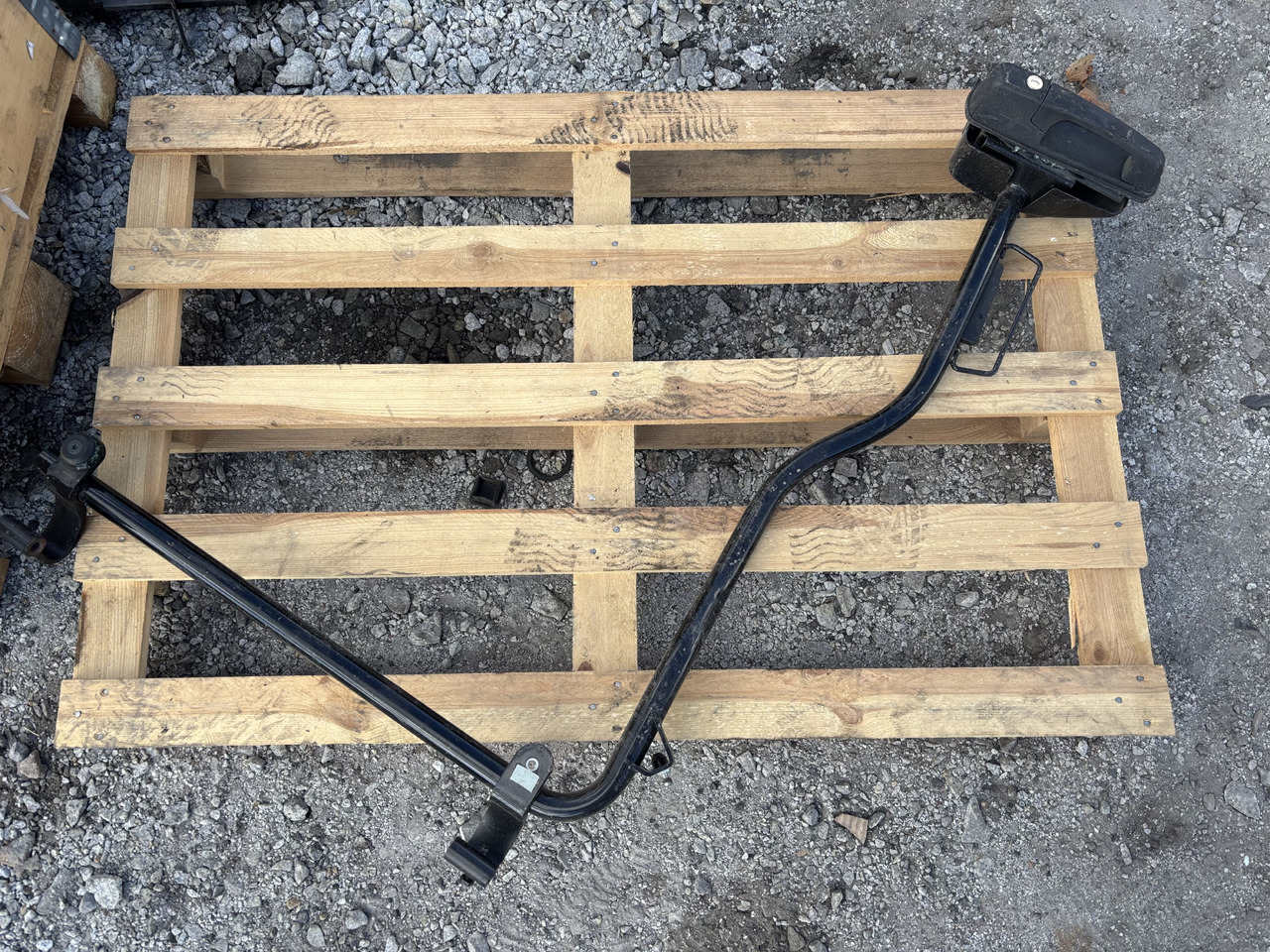 Massey Ferguson 5613 Poręcz Klamka - Carrozzeria ed esterni per Macchina agricola: foto 1 Massey Ferguson 5613 Poręcz Klamka - Carrozzeria ed esterni per Macchina agricola: foto 1