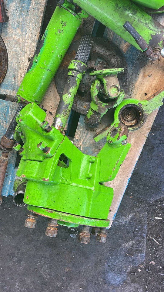 Merlo - Zwolnica | Zwrotnica | Półoś - Trasmissione per Macchina agricola: foto 1 Merlo - Zwolnica | Zwrotnica | Półoś - Trasmissione per Macchina agricola: foto 1