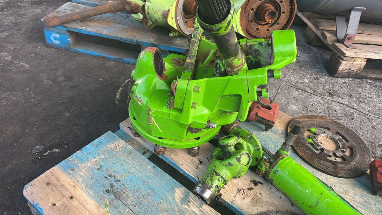 Merlo - Zwolnica | Zwrotnica | Półoś - Trasmissione per Macchina agricola: foto 5 Merlo - Zwolnica | Zwrotnica | Półoś - Trasmissione per Macchina agricola: foto 5