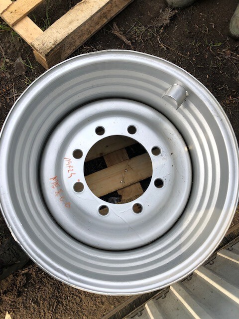 Merlo felga 14x24 - Cerchione per Mezzo di movimentazione: foto 1 Merlo felga 14x24 - Cerchione per Mezzo di movimentazione: foto 1