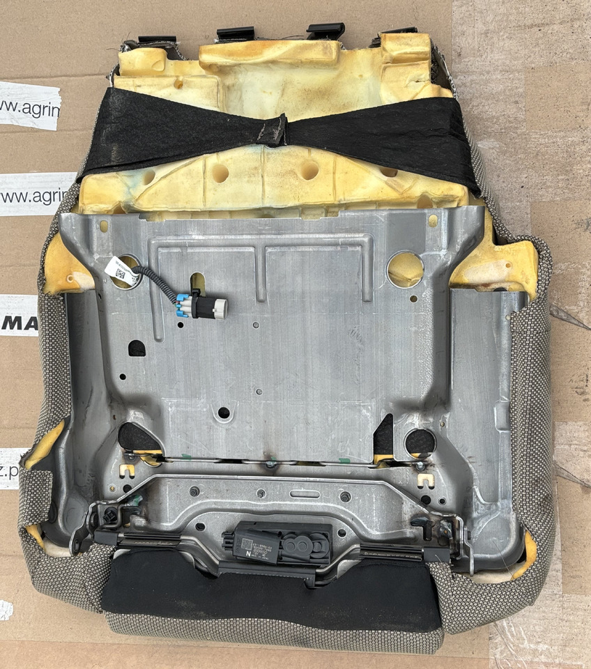 Siedzisko Skórzane John Deere Materiałowe Oryginał RE174401 - Sedile per Macchina agricola: foto 1 Siedzisko Skórzane John Deere Materiałowe Oryginał RE174401 - Sedile per Macchina agricola: foto 1