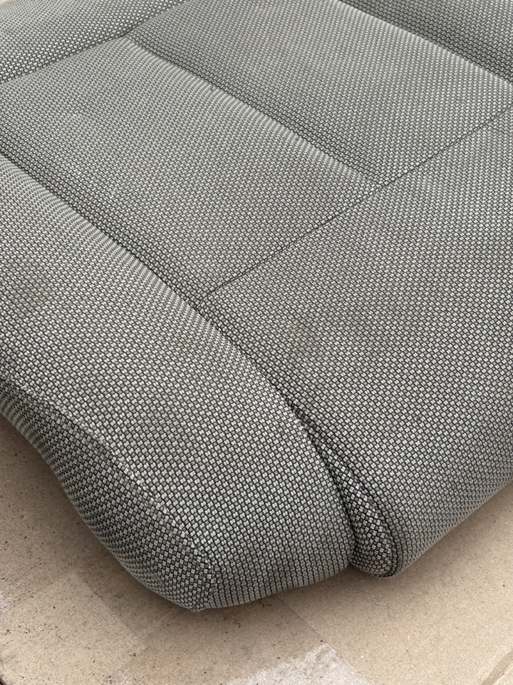 Siedzisko Skórzane John Deere Materiałowe Oryginał RE174401 - Sedile per Macchina agricola: foto 4 Siedzisko Skórzane John Deere Materiałowe Oryginał RE174401 - Sedile per Macchina agricola: foto 4