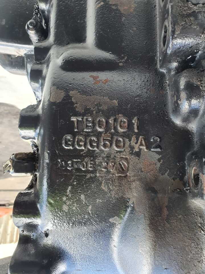 Fuso a snodo per Macchina agricola Valtra T170  - Zwolnica - Zwrotnica - Półoś - Skrzynia - Silnik - Siłowniki - Tylny WOM: foto 7