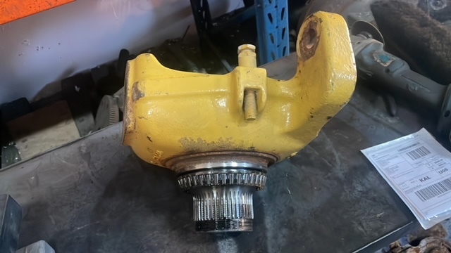 Zwrotnica Cat Caterpillar th220, th330 , th355 , th360 - Fuso a snodo per Macchina agricola: foto 5 Zwrotnica Cat Caterpillar th220, th330 , th355 , th360 - Fuso a snodo per Macchina agricola: foto 5