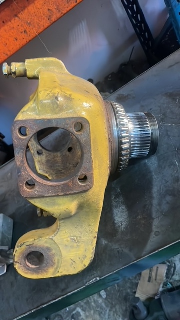 Zwrotnica Cat Caterpillar th220, th330 , th355 , th360 - Fuso a snodo per Macchina agricola: foto 2 Zwrotnica Cat Caterpillar th220, th330 , th355 , th360 - Fuso a snodo per Macchina agricola: foto 2