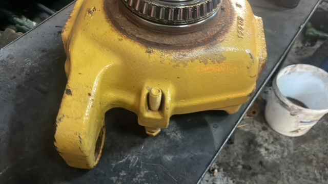 Zwrotnica Cat Caterpillar th220, th330 , th355 , th360 - Fuso a snodo per Macchina agricola: foto 1 Zwrotnica Cat Caterpillar th220, th330 , th355 , th360 - Fuso a snodo per Macchina agricola: foto 1