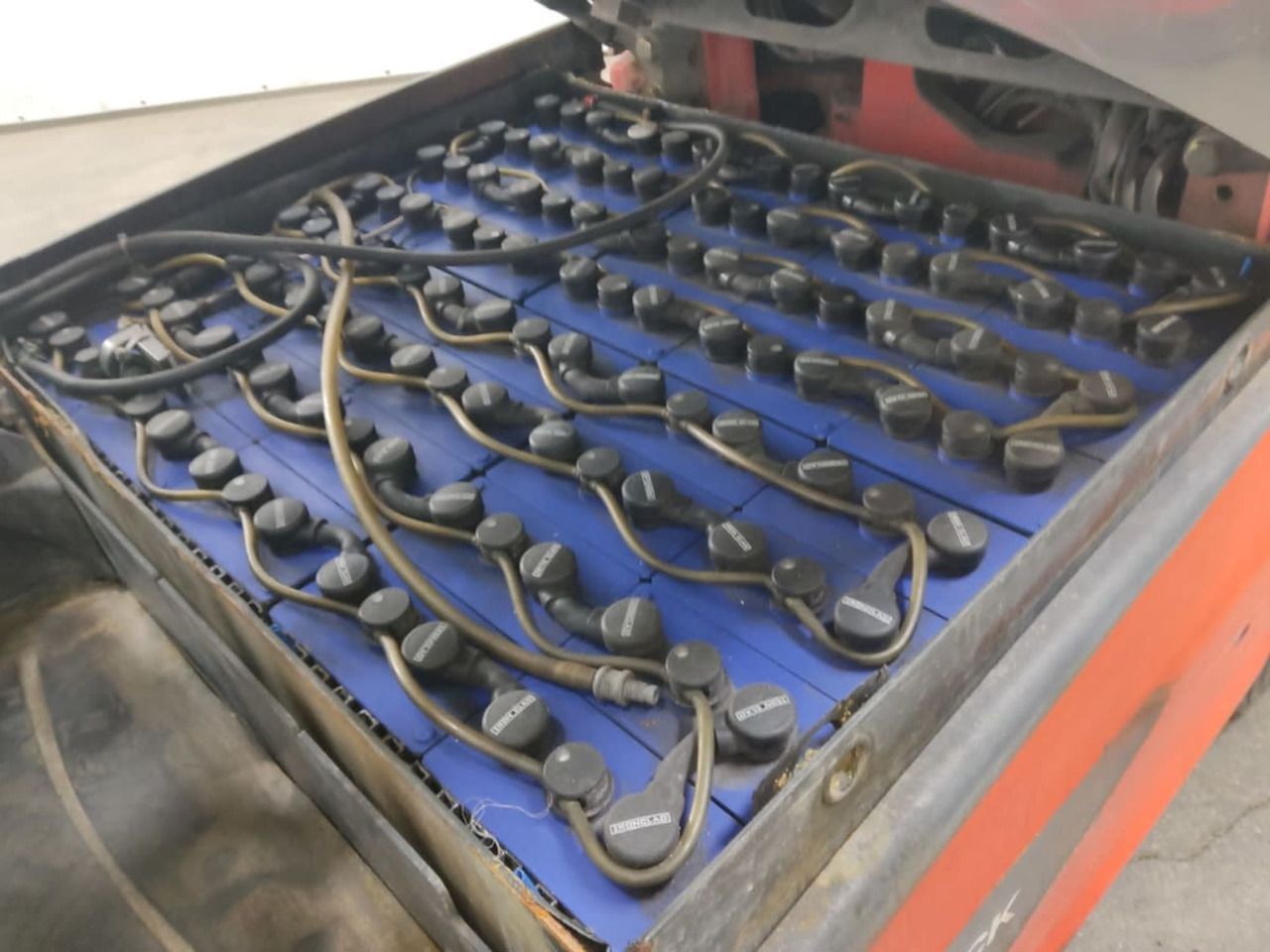 Linde E30L-01 - Carrello elevatore elettrico: foto 5 Linde E30L-01 - Carrello elevatore elettrico: foto 5