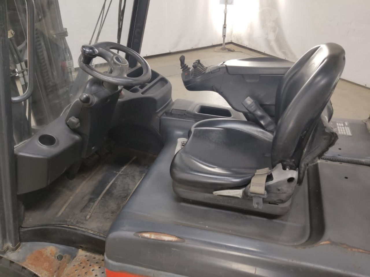 Linde E30L-01 - Carrello elevatore elettrico: foto 4 Linde E30L-01 - Carrello elevatore elettrico: foto 4