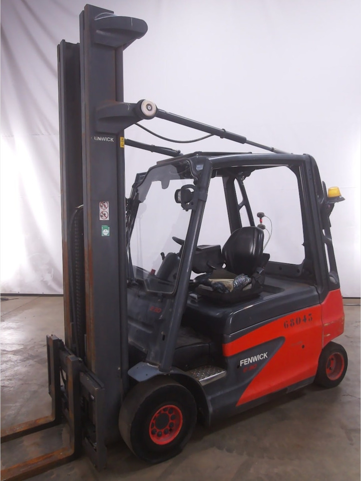Linde E30L - Carrello elevatore elettrico: foto 1 Linde E30L - Carrello elevatore elettrico: foto 1