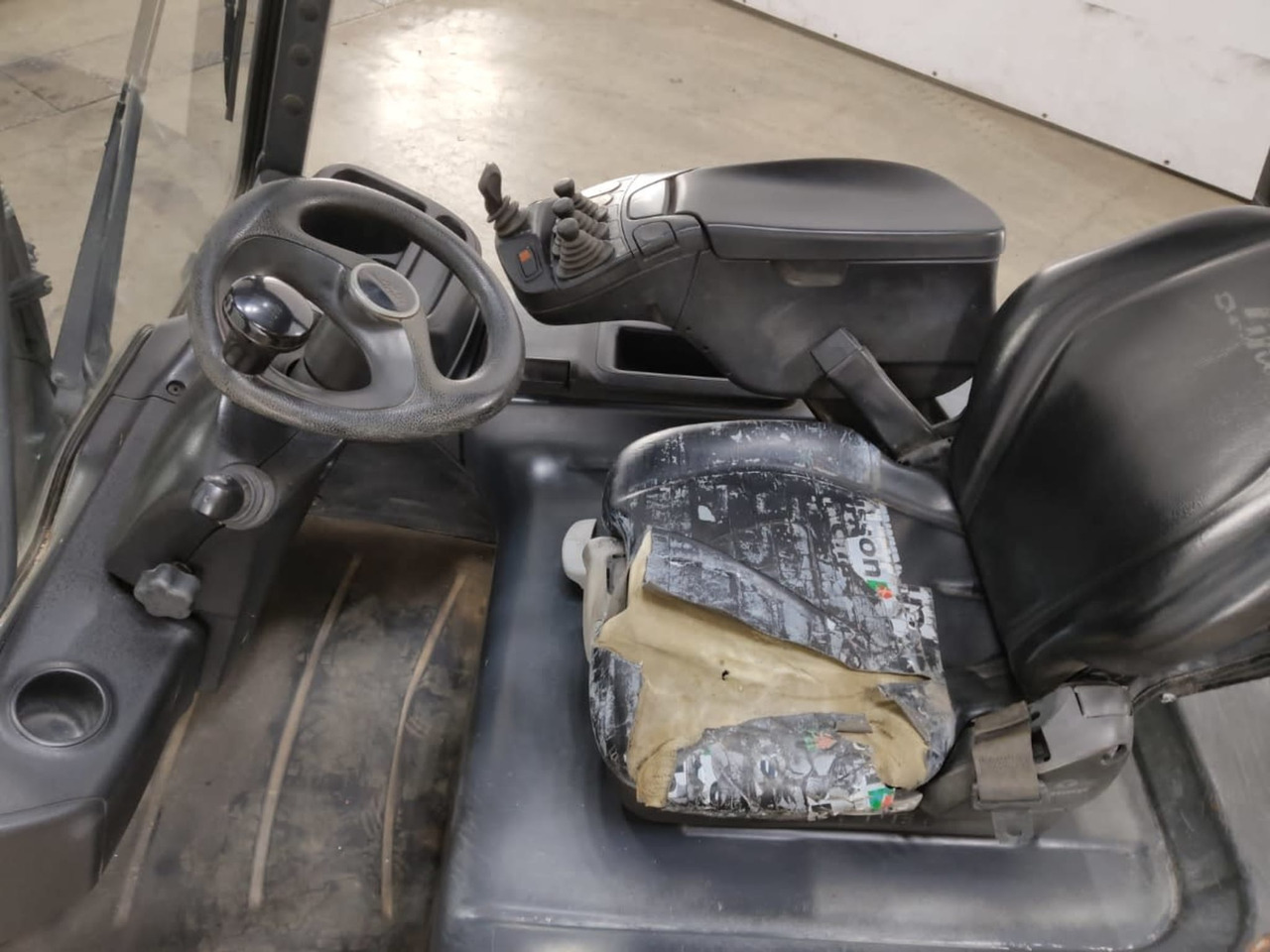 Linde E30L - Carrello elevatore elettrico: foto 4 Linde E30L - Carrello elevatore elettrico: foto 4