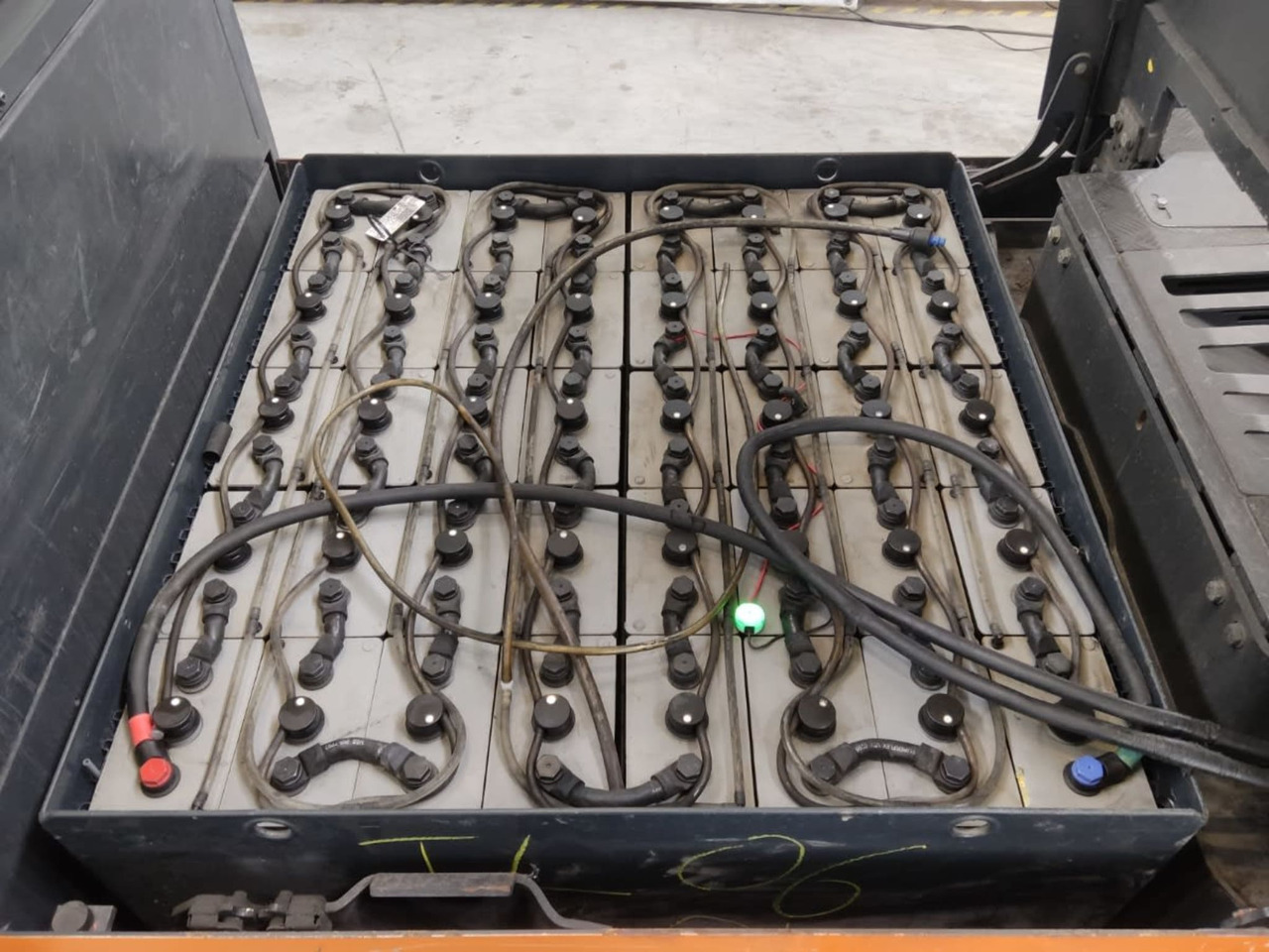 Linde P250 - Trattore elettrico: foto 4 Linde P250 - Trattore elettrico: foto 4