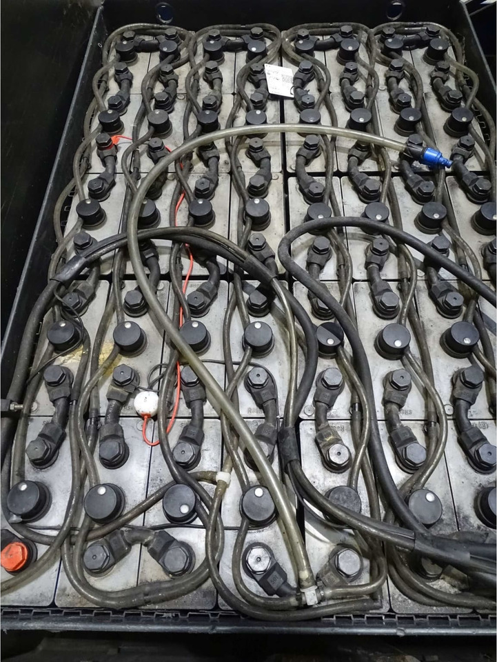 Linde P250 - Trattore elettrico: foto 4 Linde P250 - Trattore elettrico: foto 4