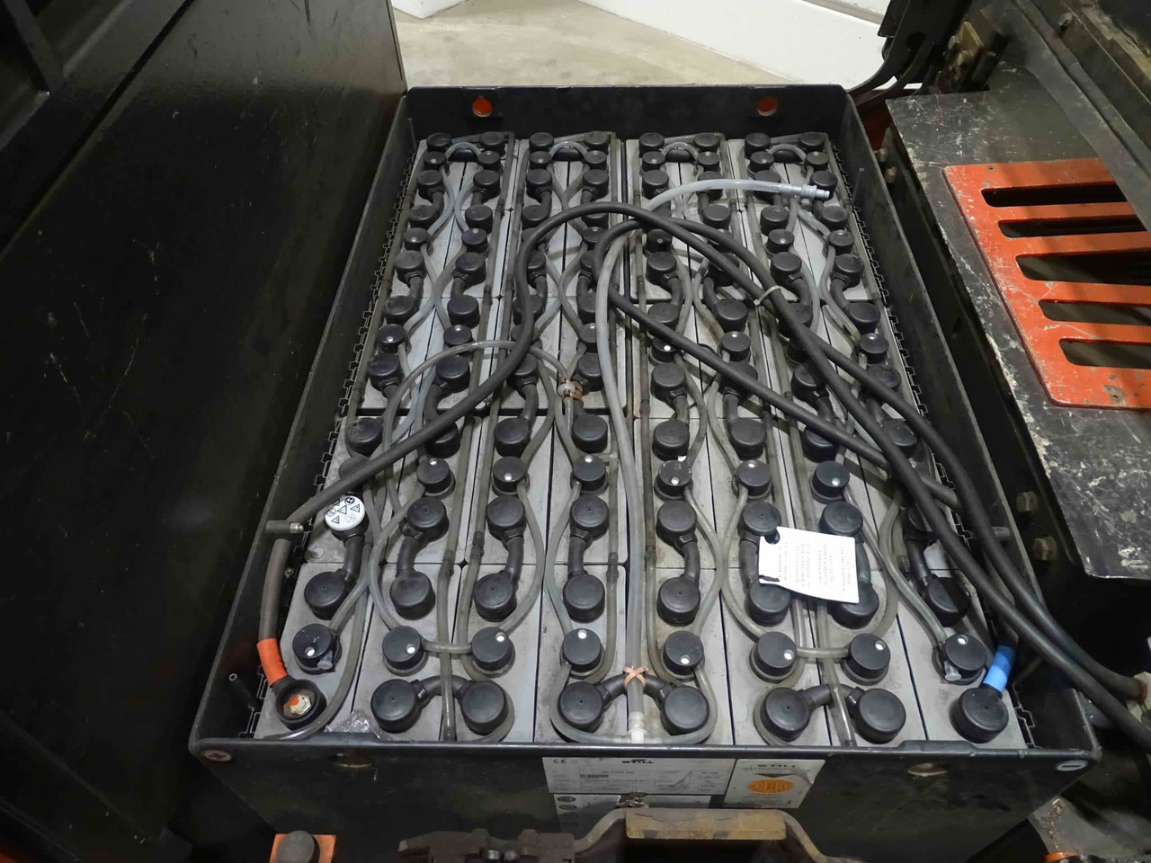 Linde P250 - Trattore elettrico: foto 4 Linde P250 - Trattore elettrico: foto 4