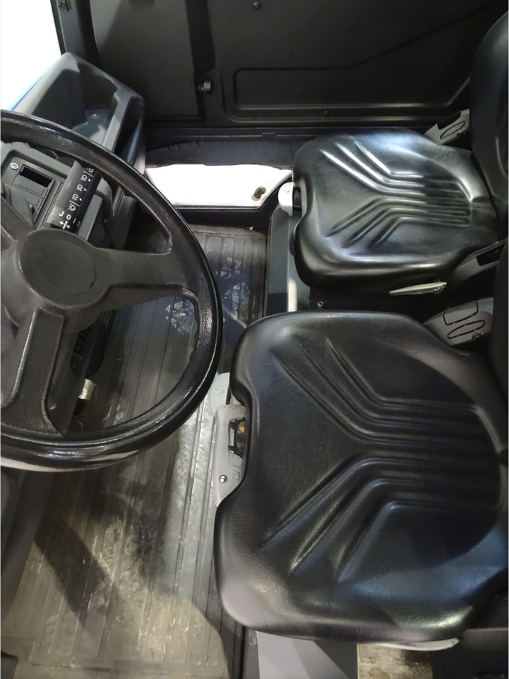 Linde P250 - Trattore elettrico: foto 3 Linde P250 - Trattore elettrico: foto 3