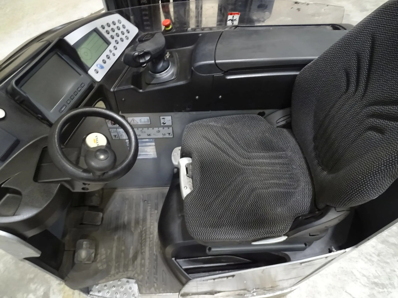 STILL FM-X17 - Carrello retrattile: foto 3 STILL FM-X17 - Carrello retrattile: foto 3