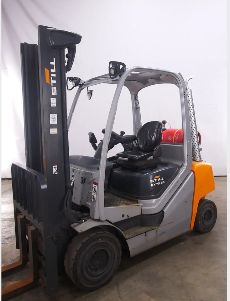 STILL RX70-25T - Carrello elevatore a gas: foto 1 STILL RX70-25T - Carrello elevatore a gas: foto 1