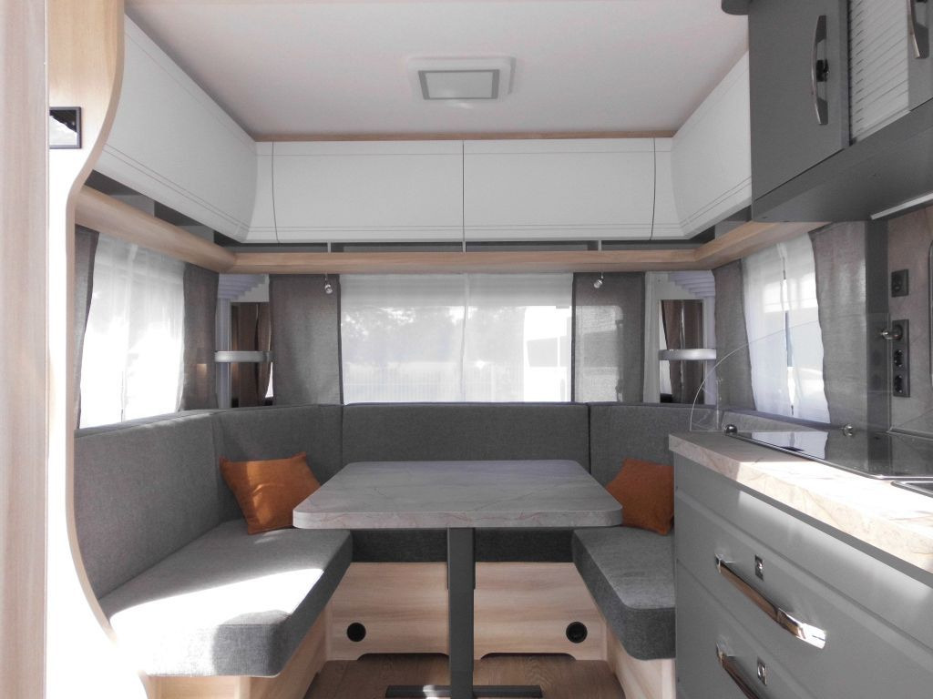 Hobby De Luxe 540 UL 2026 AUTARK AMBIENTE ROLLROST - Caravan: foto 1 Hobby De Luxe 540 UL 2026 AUTARK AMBIENTE ROLLROST - Caravan: foto 1