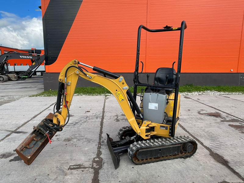 Caterpillar 300.9 D TILT / 3 BUCKETS - Miniescavatore: foto 2 Caterpillar 300.9 D TILT / 3 BUCKETS - Miniescavatore: foto 2