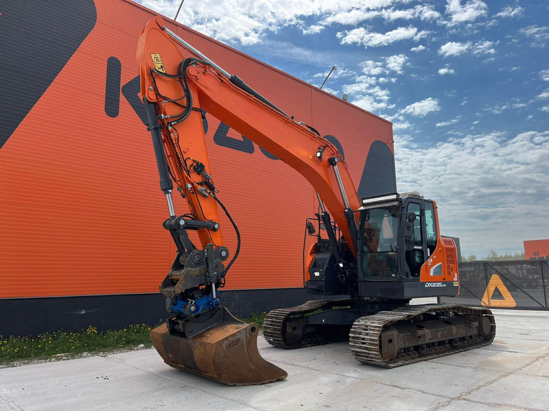 Doosan DX 235 LCR-5 3 D / ROTOTILT / CENTRAL LUBRICATION / AC - Escavatore cingolato: foto 2 Doosan DX 235 LCR-5 3 D / ROTOTILT / CENTRAL LUBRICATION / AC - Escavatore cingolato: foto 2