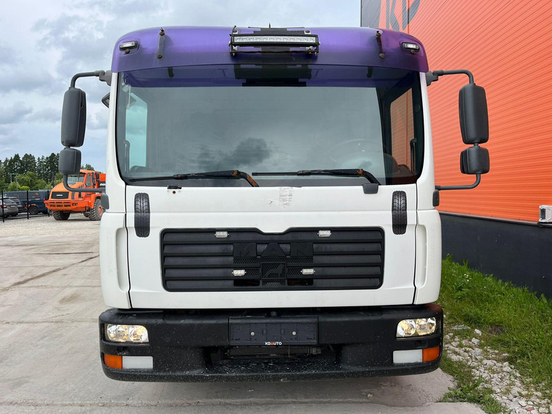 MAN TGL 8.180 4x2 PK 4200 YEAR 2013 / PLATFORM L=3710 mm - Autocarro con pianale/ Cassone fisso, Camion con gru: foto 3 MAN TGL 8.180 4x2 PK 4200 YEAR 2013 / PLATFORM L=3710 mm - Autocarro con pianale/ Cassone fisso, Camion con gru: foto 3