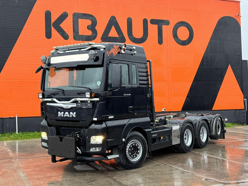 MAN TGX 35.560 8x4*4 LOW MILEAGE ! / INTARDER / JOAB 24 ton / L=5600 mm / SNOW PLOW EQUIPMENT - Autocarro scarrabile: foto 1 MAN TGX 35.560 8x4*4 LOW MILEAGE ! / INTARDER / JOAB 24 ton / L=5600 mm / SNOW PLOW EQUIPMENT - Autocarro scarrabile: foto 1