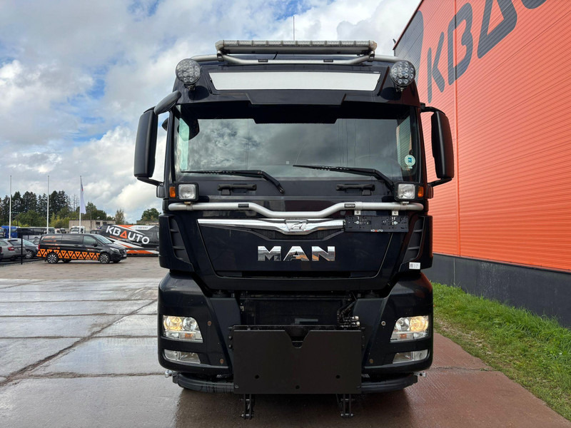 MAN TGX 35.560 8x4*4 LOW MILEAGE ! / INTARDER / JOAB 24 ton / L=5600 mm / SNOW PLOW EQUIPMENT - Autocarro scarrabile: foto 2 MAN TGX 35.560 8x4*4 LOW MILEAGE ! / INTARDER / JOAB 24 ton / L=5600 mm / SNOW PLOW EQUIPMENT - Autocarro scarrabile: foto 2