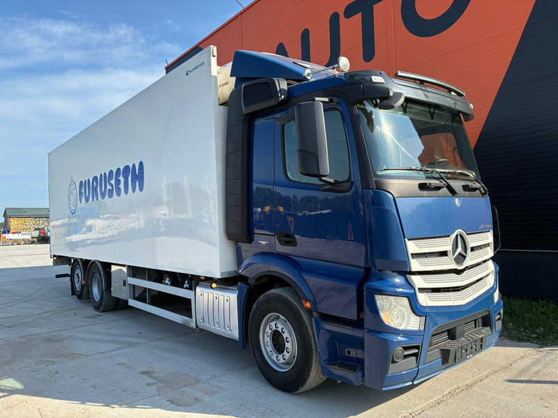 Mercedes-Benz Actros 2548 6x2*4 THERMOKING T-1200R / BOX L=9013 mm - Autocarro frigorifero: foto 3 Mercedes-Benz Actros 2548 6x2*4 THERMOKING T-1200R / BOX L=9013 mm - Autocarro frigorifero: foto 3
