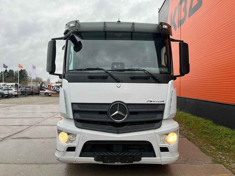 Mercedes-Benz Antos 2543 6x2*4 THERMOKING UT 800 / BOX L=7604 - Autocarro frigorifero: foto 2 Mercedes-Benz Antos 2543 6x2*4 THERMOKING UT 800 / BOX L=7604 - Autocarro frigorifero: foto 2