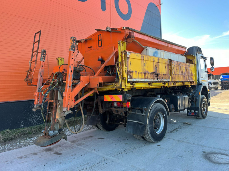 Mercedes-Benz Axor 1824 4x4 POSSIBLE TO BUY WITH SPREADER & FRONT PLOW - Autocarro ribaltabile: foto 5 Mercedes-Benz Axor 1824 4x4 POSSIBLE TO BUY WITH SPREADER & FRONT PLOW - Autocarro ribaltabile: foto 5