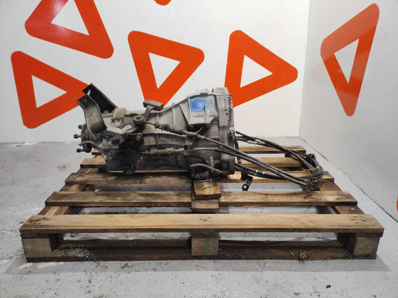 Nissan NT 400 Cabstar Gearbox 32010-LC62A / LOW MILEAGE - Cambio per Camion: foto 1 Nissan NT 400 Cabstar Gearbox 32010-LC62A / LOW MILEAGE - Cambio per Camion: foto 1