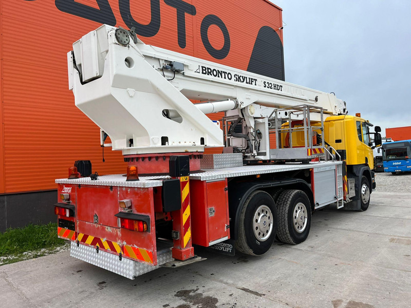 Scania P 114 6x2*4 BRONTO S 32 HDT / 32 meters / 440 kg - Piattaforma aerea: foto 5 Scania P 114 6x2*4 BRONTO S 32 HDT / 32 meters / 440 kg - Piattaforma aerea: foto 5