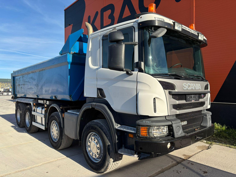 Scania P 440 8x4 RETARDER / FULL STEEL / BOX L=5850 mm - Autocarro ribaltabile: foto 4 Scania P 440 8x4 RETARDER / FULL STEEL / BOX L=5850 mm - Autocarro ribaltabile: foto 4