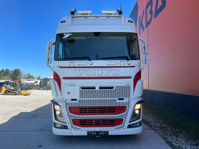 Volvo FH 16 750 6x2 RETARDER / HYDRAULICS / DOUBLE BOGIE / FULL AIR / ADR / GLOBE XL - Trattore stradale: foto 3 Volvo FH 16 750 6x2 RETARDER / HYDRAULICS / DOUBLE BOGIE / FULL AIR / ADR / GLOBE XL - Trattore stradale: foto 3