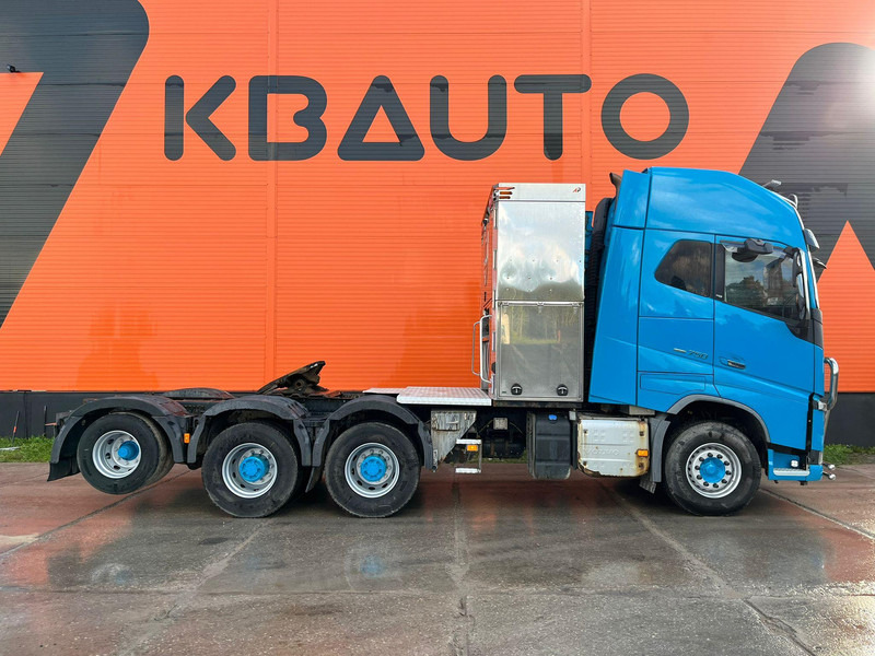 Volvo FH 16 750 8x4 GCW 130 ton / GLOBE XL / HYDRAULICS / BIG AXLES - Trattore stradale: foto 4 Volvo FH 16 750 8x4 GCW 130 ton / GLOBE XL / HYDRAULICS / BIG AXLES - Trattore stradale: foto 4