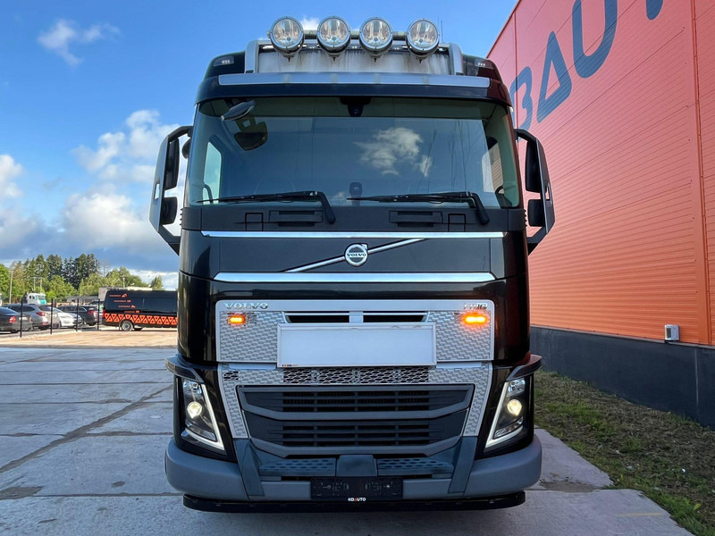 Volvo FH 16 750 8x4 GCW 90 ton / DOLLY / RETARDER - Trattore stradale: foto 2 Volvo FH 16 750 8x4 GCW 90 ton / DOLLY / RETARDER - Trattore stradale: foto 2