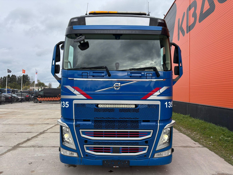 Volvo FH 500 8x4*4 GCW 70 ton / PTO - Trattore stradale: foto 3 Volvo FH 500 8x4*4 GCW 70 ton / PTO - Trattore stradale: foto 3
